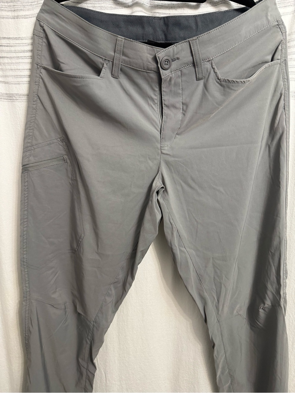 Eddie Bauer Light Gray Men’s Cargo Pants